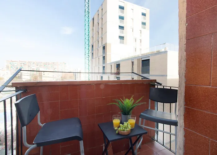 Sunny Two-bedrooms Apartamento